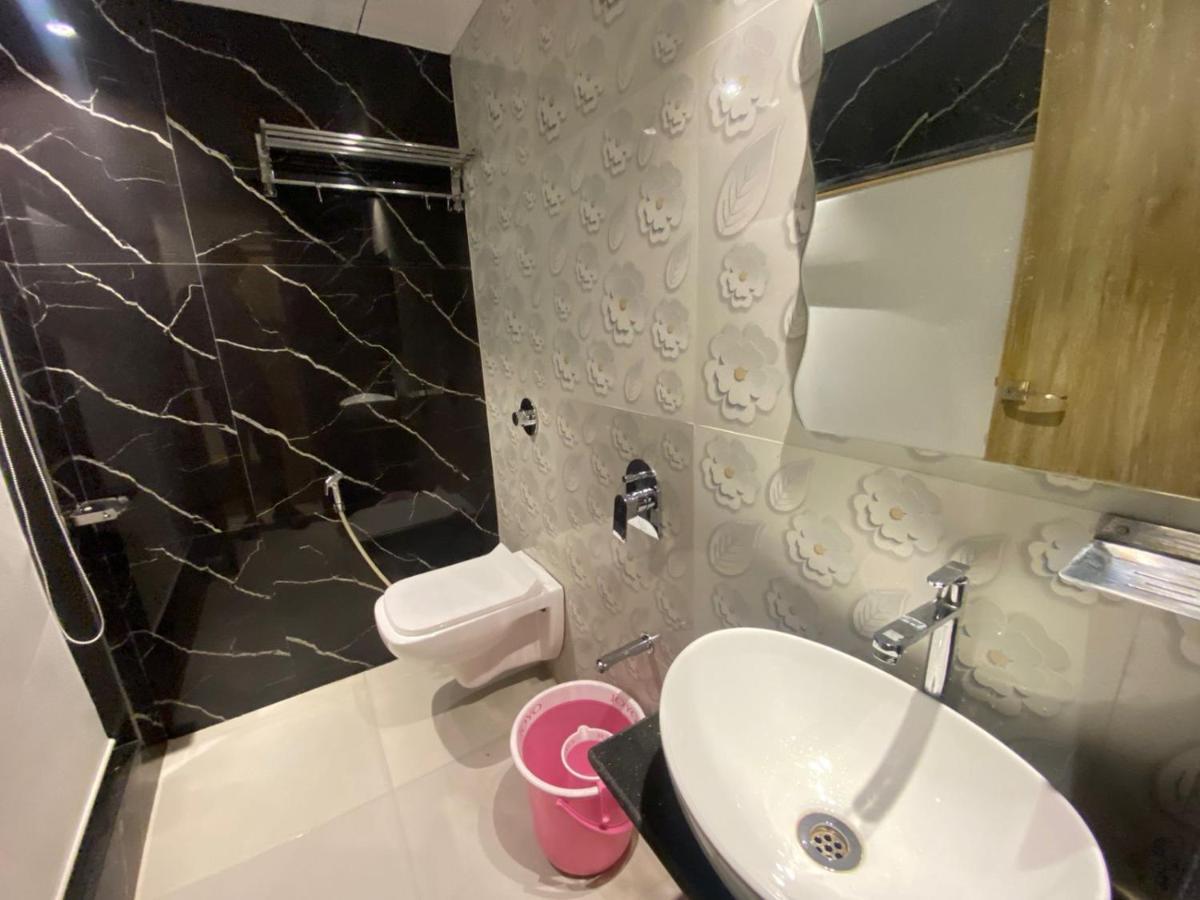 Bkc Crown - Near Trade Centre, Visa Consulate 3*