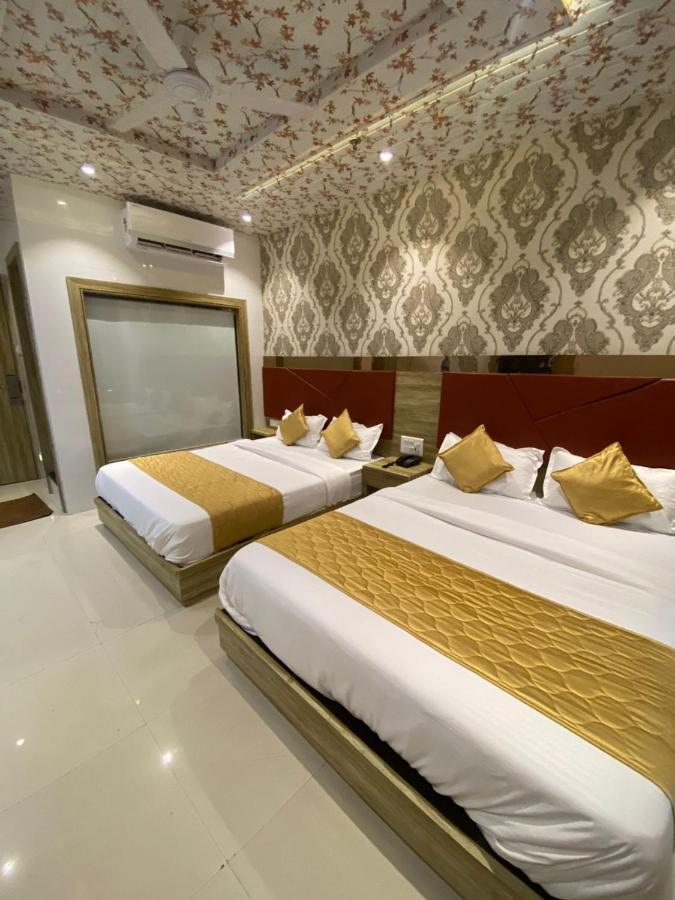 Bkc Crown - Near Trade Centre, Visa Consulate Mumbai