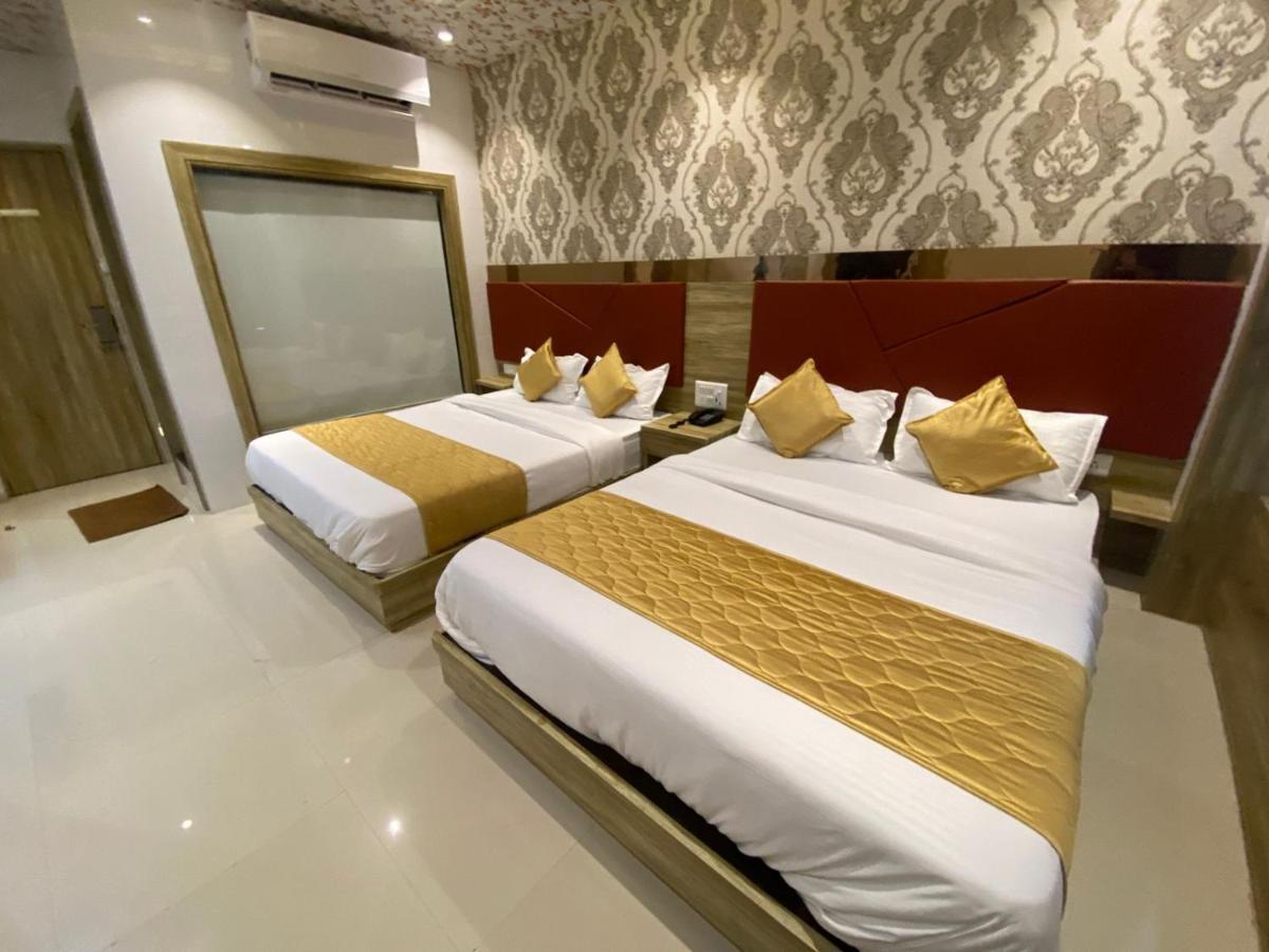 Bkc Crown - Near Trade Centre, Visa Consulate