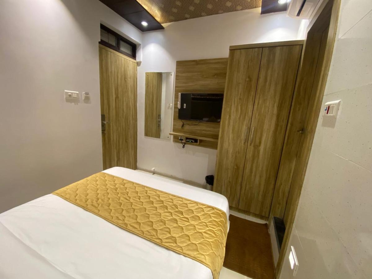 Bkc Crown - Near Trade Centre, Visa Consulate 3*
