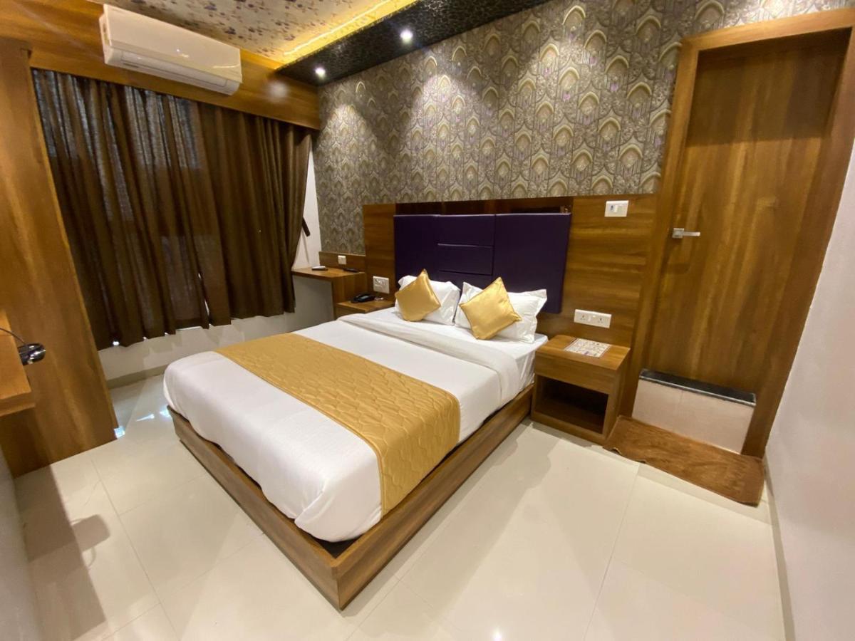 Bkc Crown - Near Trade Centre, Visa Consulate 3*
