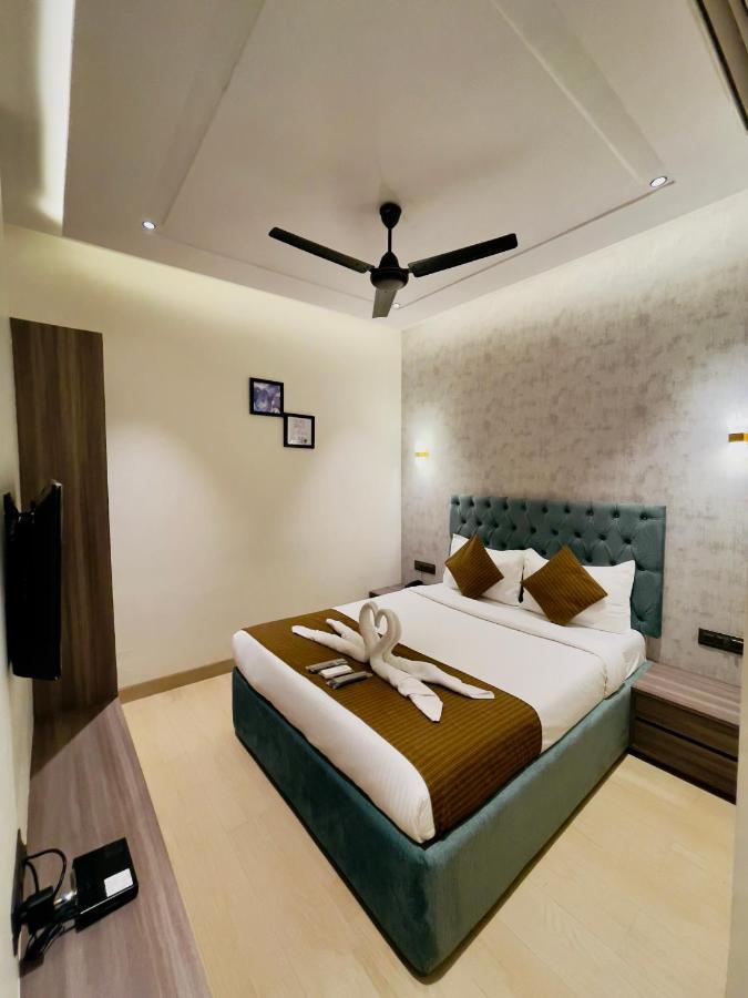 Lime Wood Guest house Mumbai