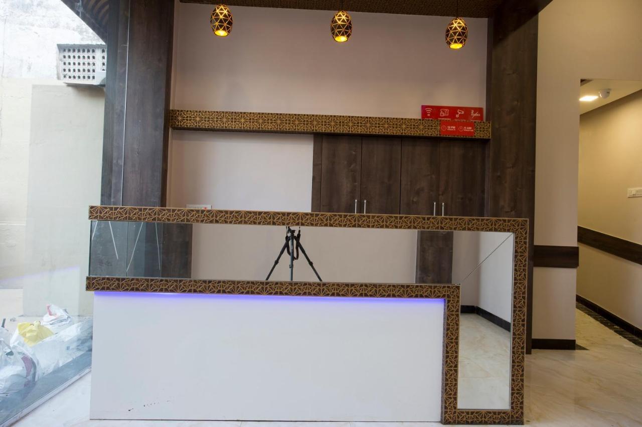 Oyo Blue Sapphire Residency Near Chhatrapati Shivaji International Airport Hotel