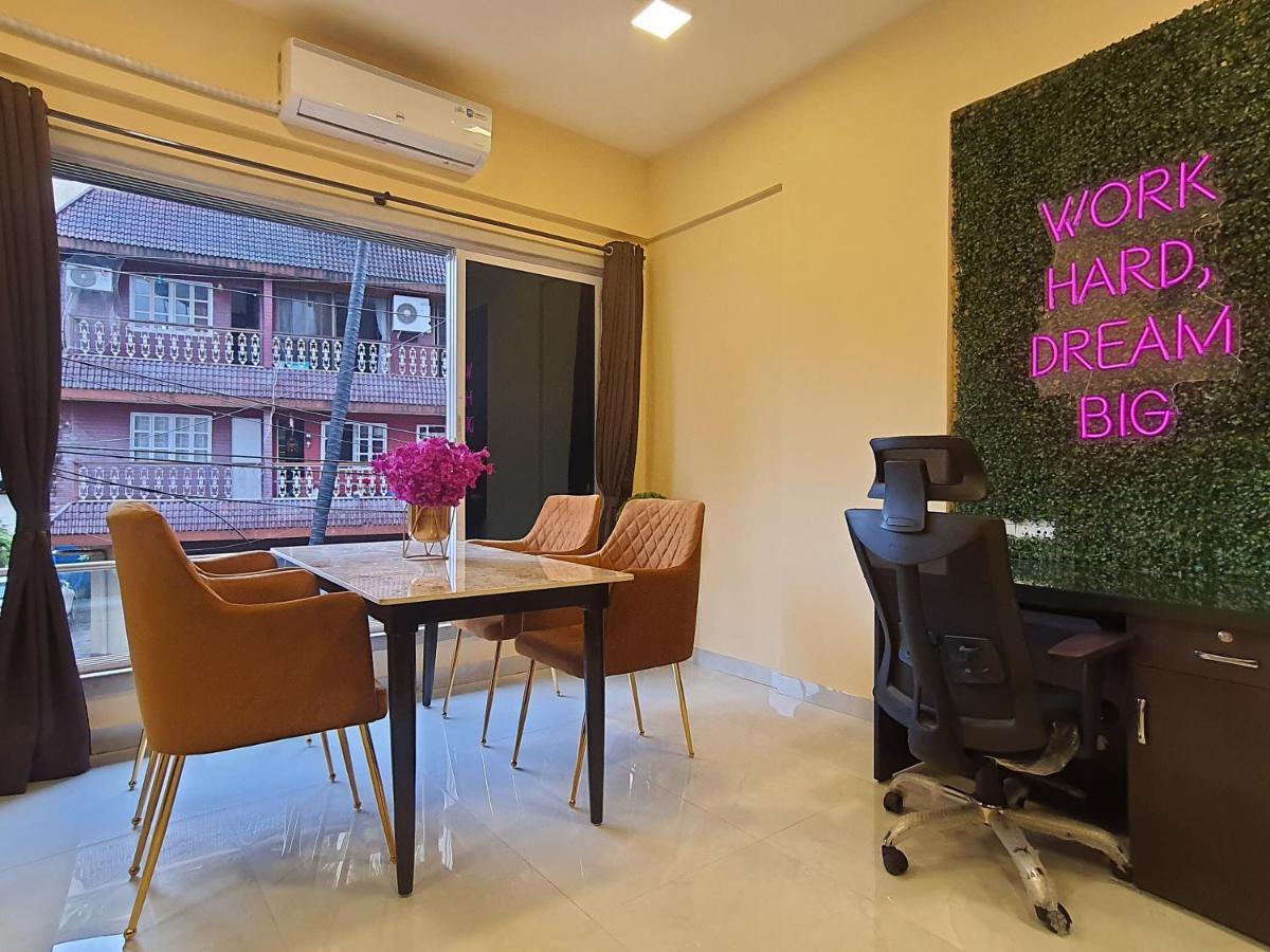 Osi Lilavati Bandra Apartment *