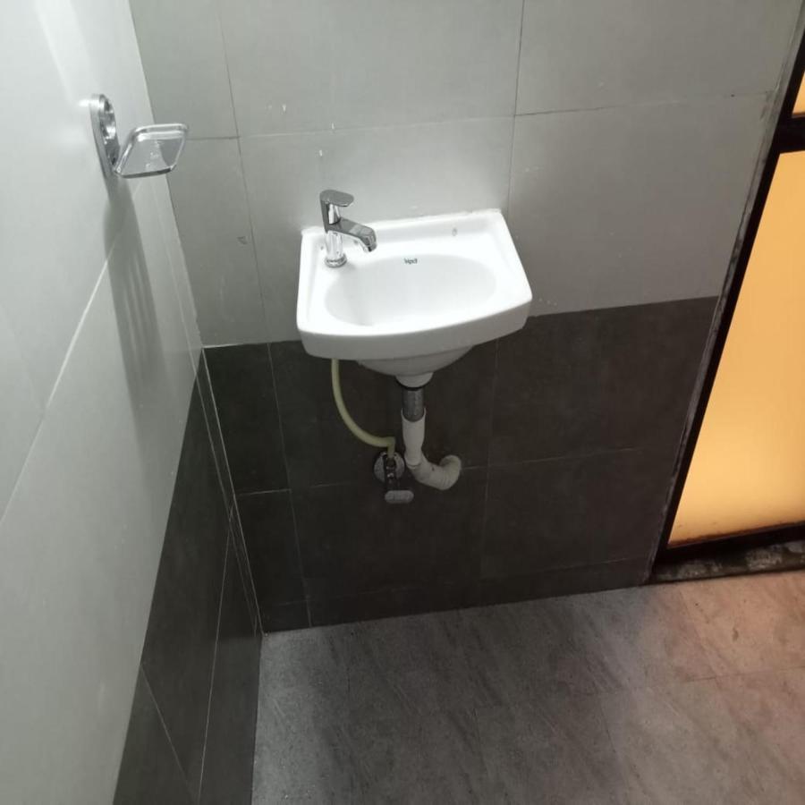 Hotel New Sarah Inn, Andheri West 3*