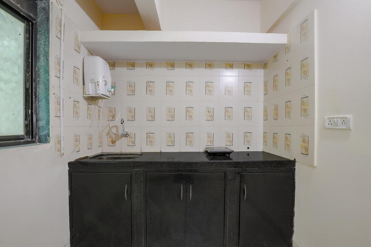 Hotel Oyo Redwing Mumbai