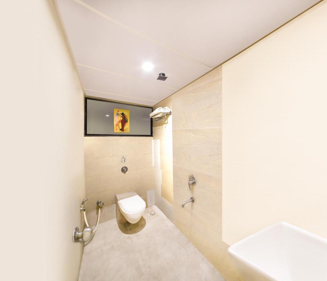 Grandeur-near International Airport
