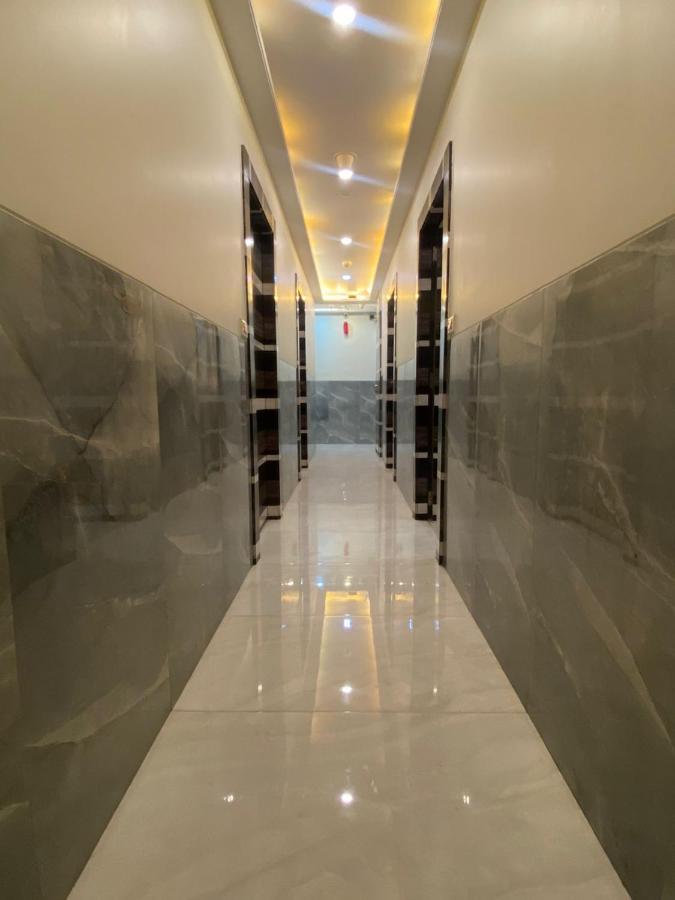 Pearl View - Near Us Embassy Bkc Hotel