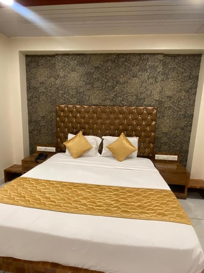 Pearl View - Near Us Embassy Bkc Hotel