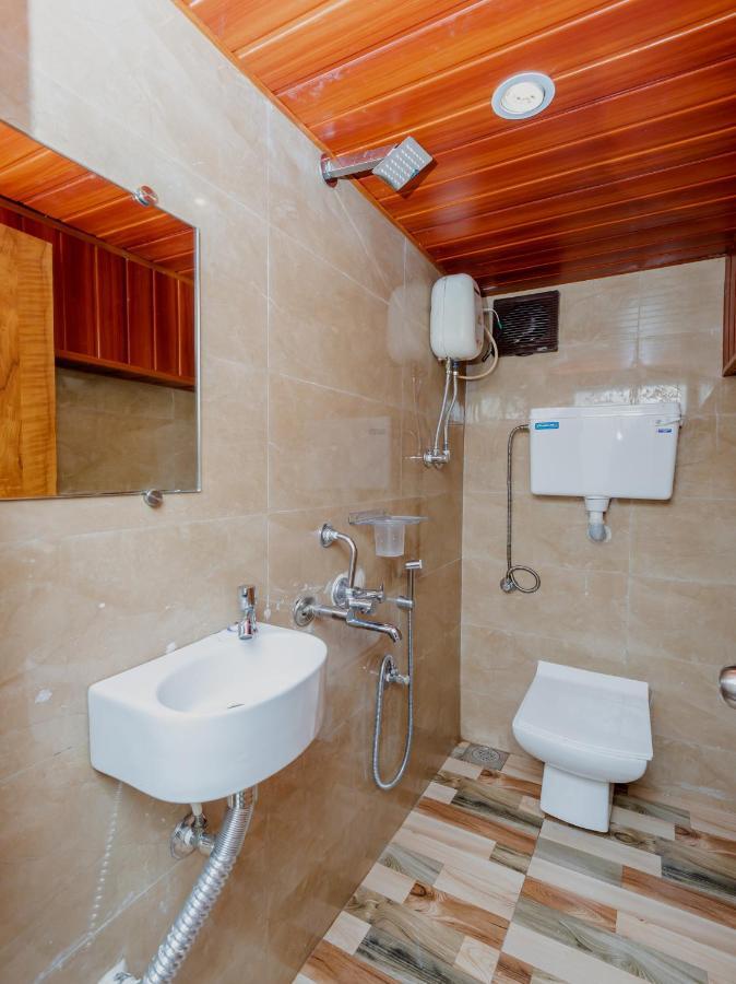 Hotel Hotel Kgn Near Cst Railway Station Mumbai And Haj House Mumbai Near Crawford Market Mumbai *