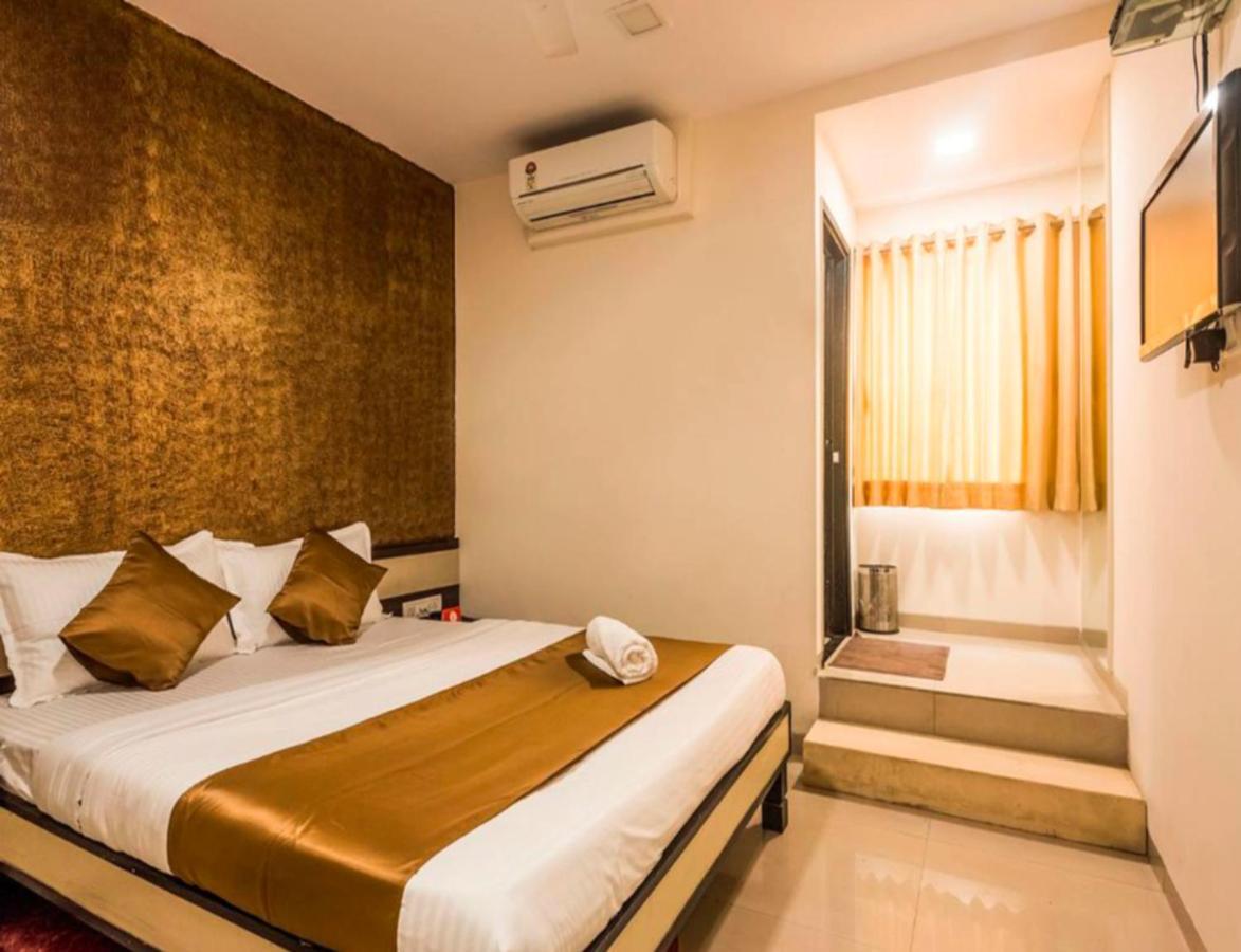 Minerva Residency - Near Grant Road Railway Station 3*