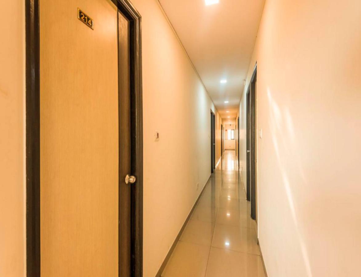 Hotel Minerva Residency - Near Grant Road Railway Station 3*
