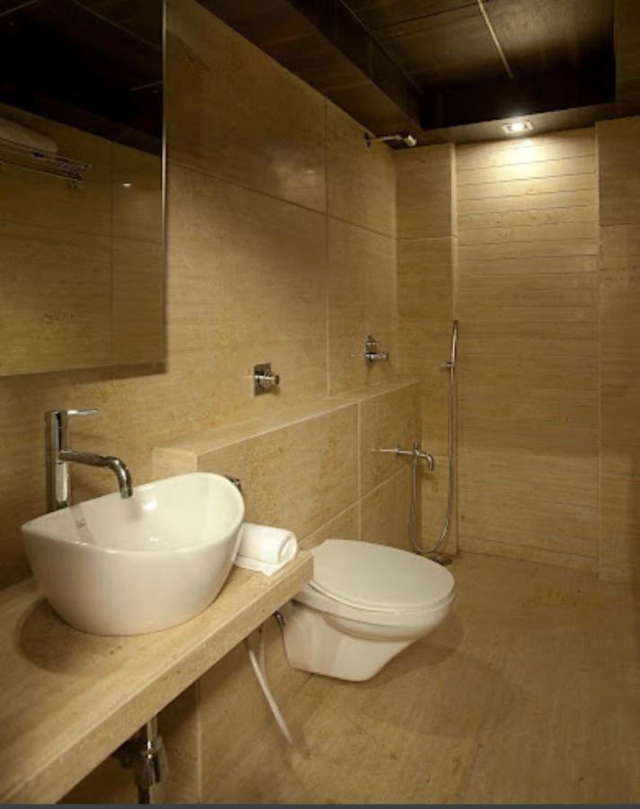 R R Suites - Near Lodha Xperia Mall Hotel