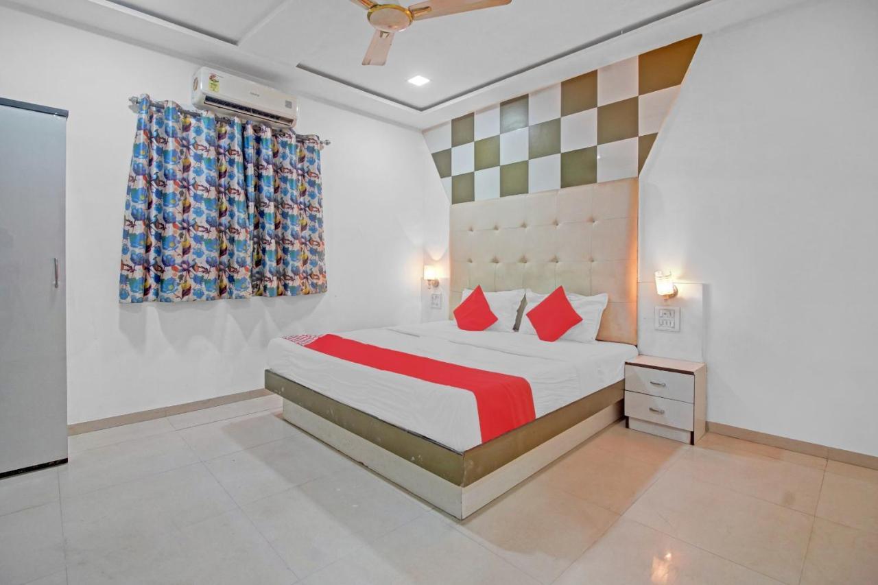 Flagship 83490 Hotel Bently Palace