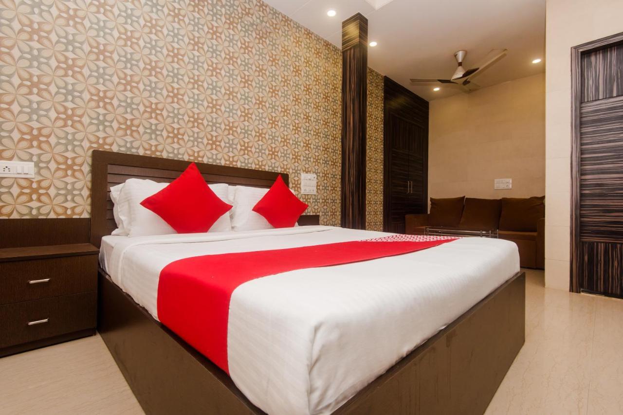Oyo 6371 Abrol Hotel 3*