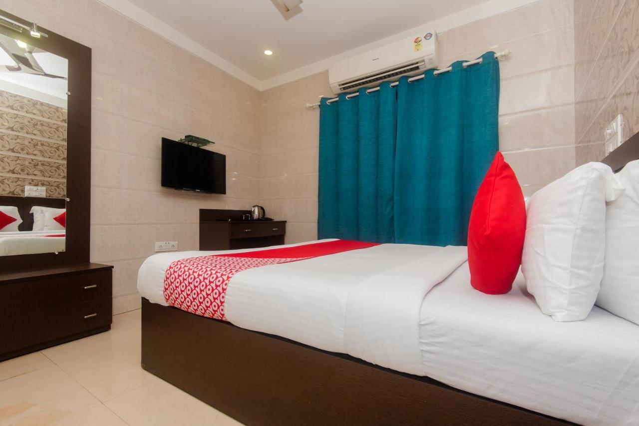 Hotel Oyo 6371 Abrol