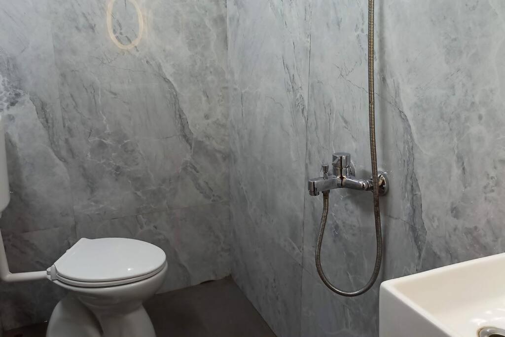 Apartment Cozy Private Ac Studio By The Sea Bandstand Bandra W Nr Taj Lands End