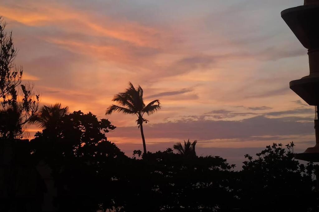 Cozy Private Ac Studio By The Sea Bandstand Bandra W Nr Taj Lands End Apartment Mumbai