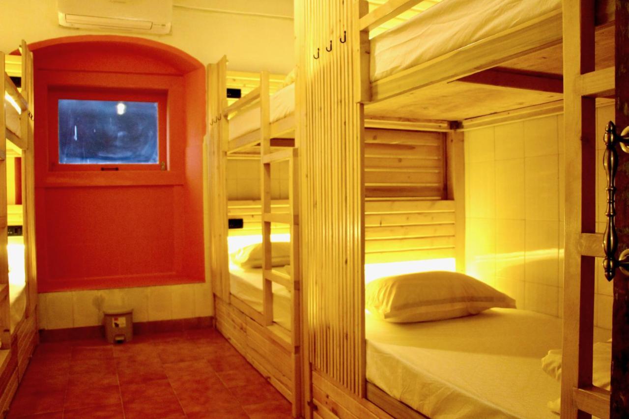 Gosolo Bandra Hostel *