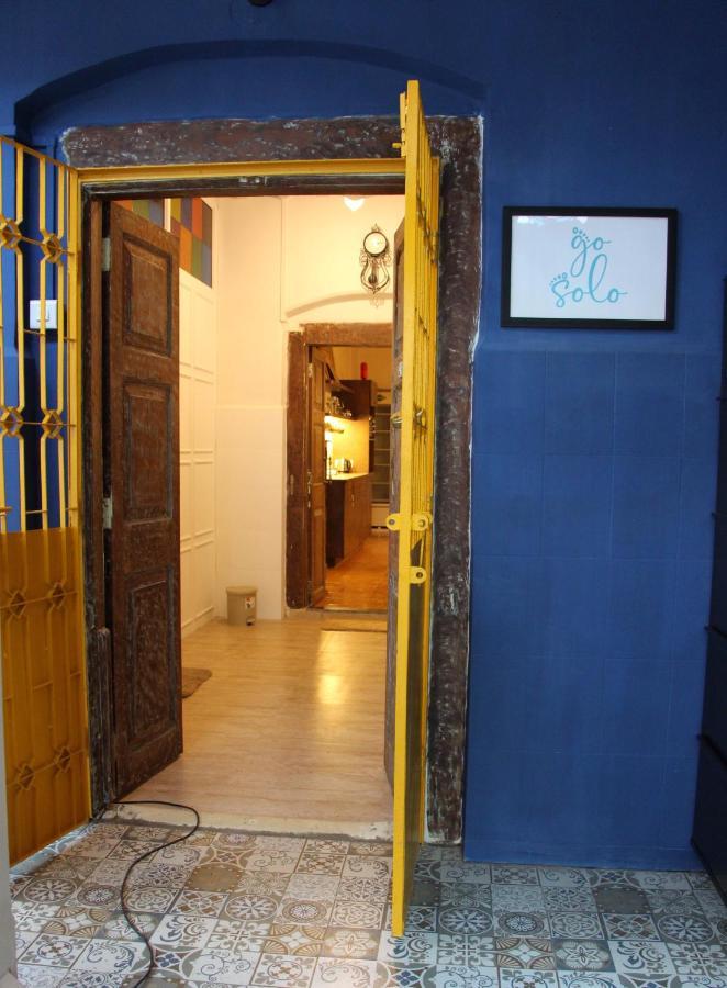 Gosolo Bandra Hostel Mumbai