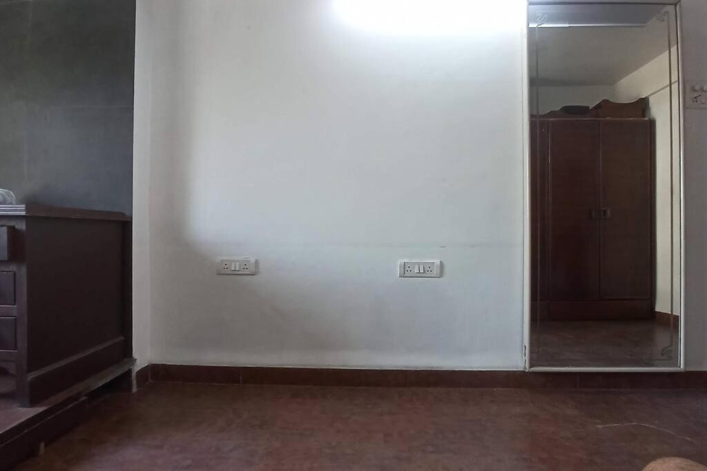 Cozy Private Ac Studio By The Sea Bandstand Bandra W Nr Taj Lands End *