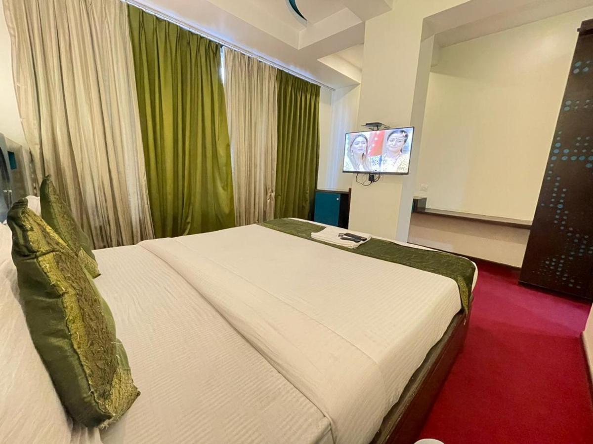 R R Suites - Near Lodha Xperia Mall