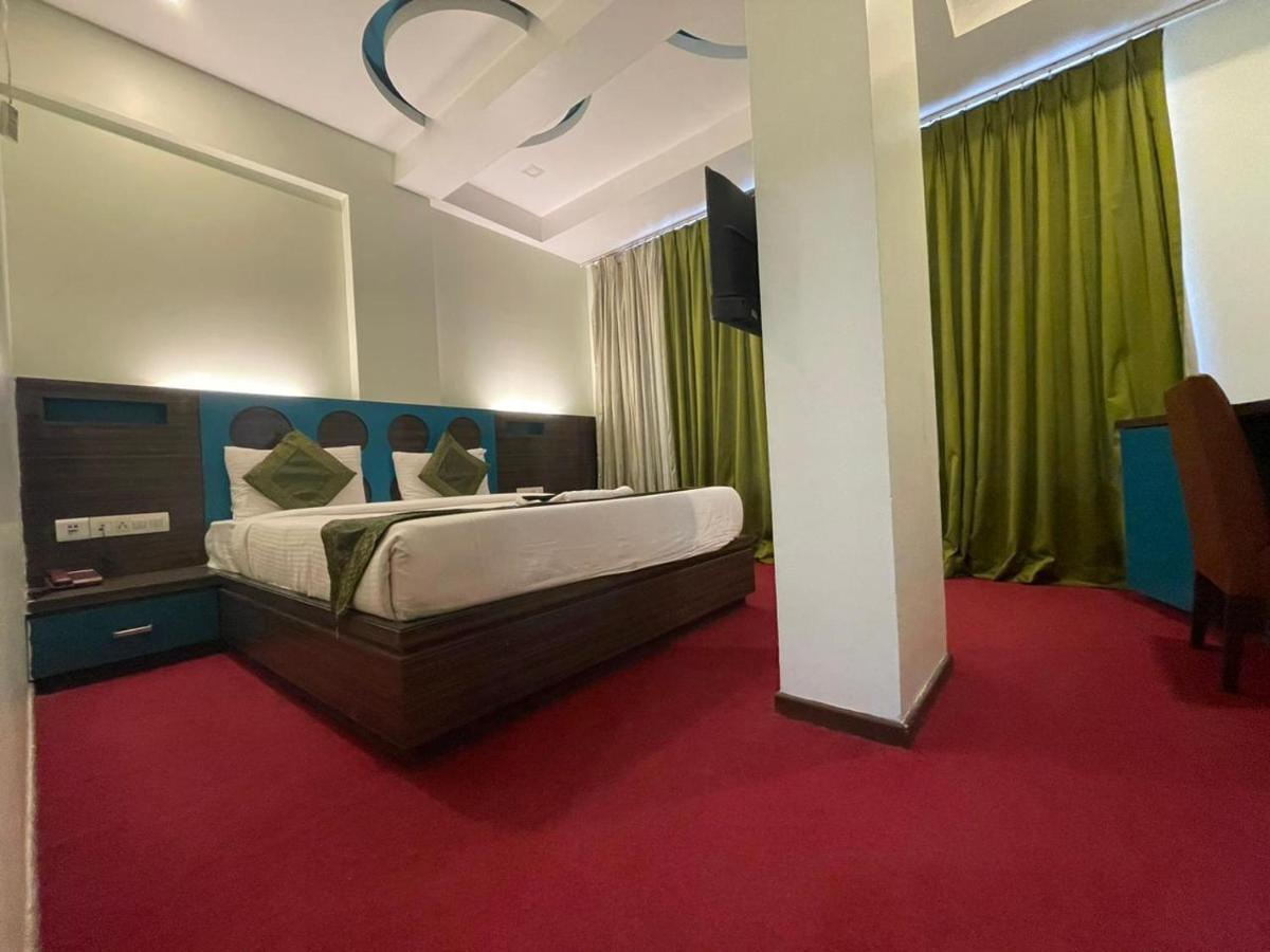 R R Suites - Near Lodha Xperia Mall Hotel