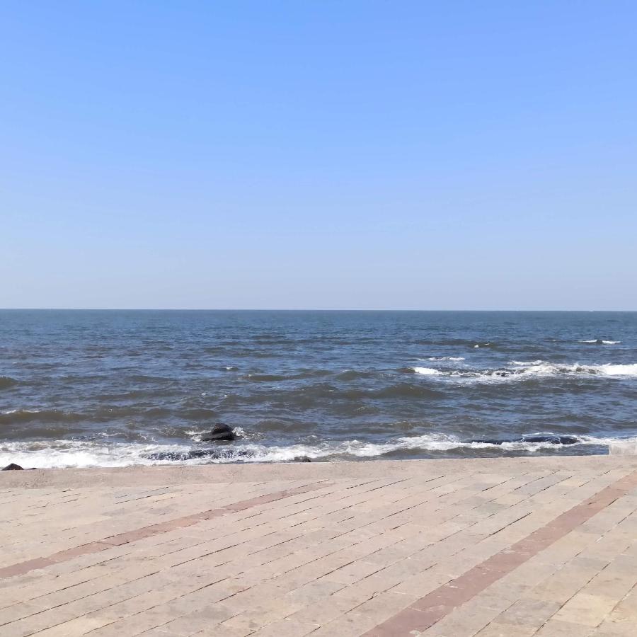 Apartment Cozy Private Ac Studio By The Sea Bandstand Bandra W Nr Taj Lands End