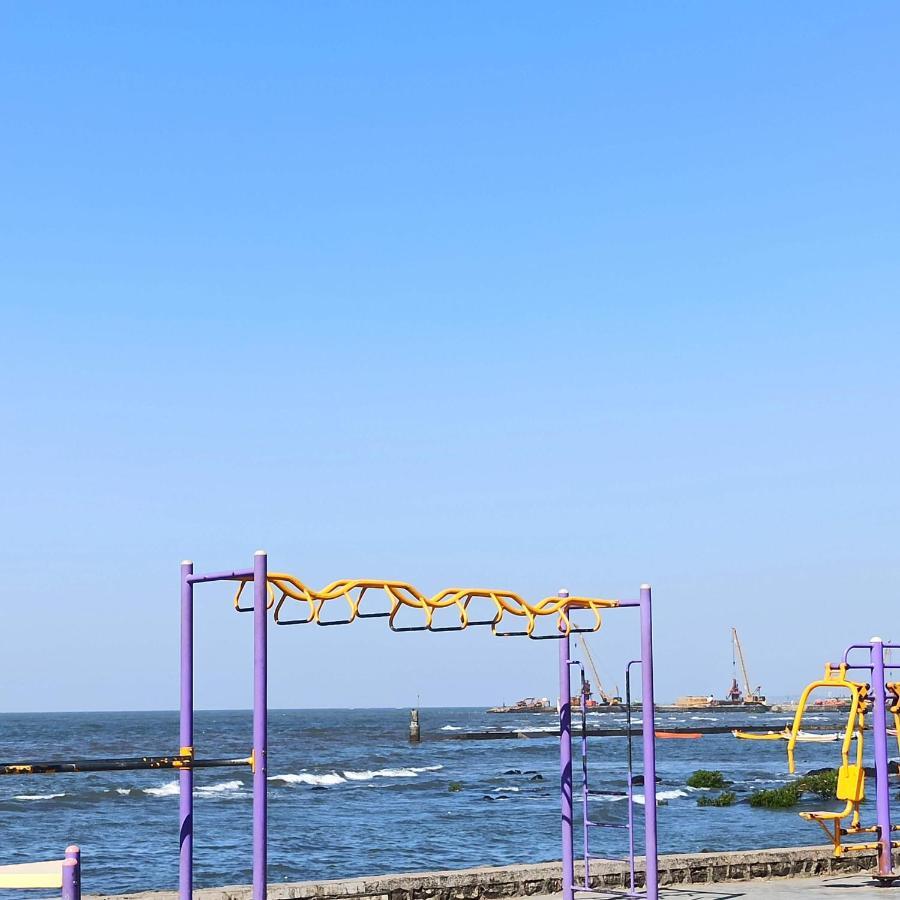 Apartment Cozy Private Ac Studio By The Sea Bandstand Bandra W Nr Taj Lands End *