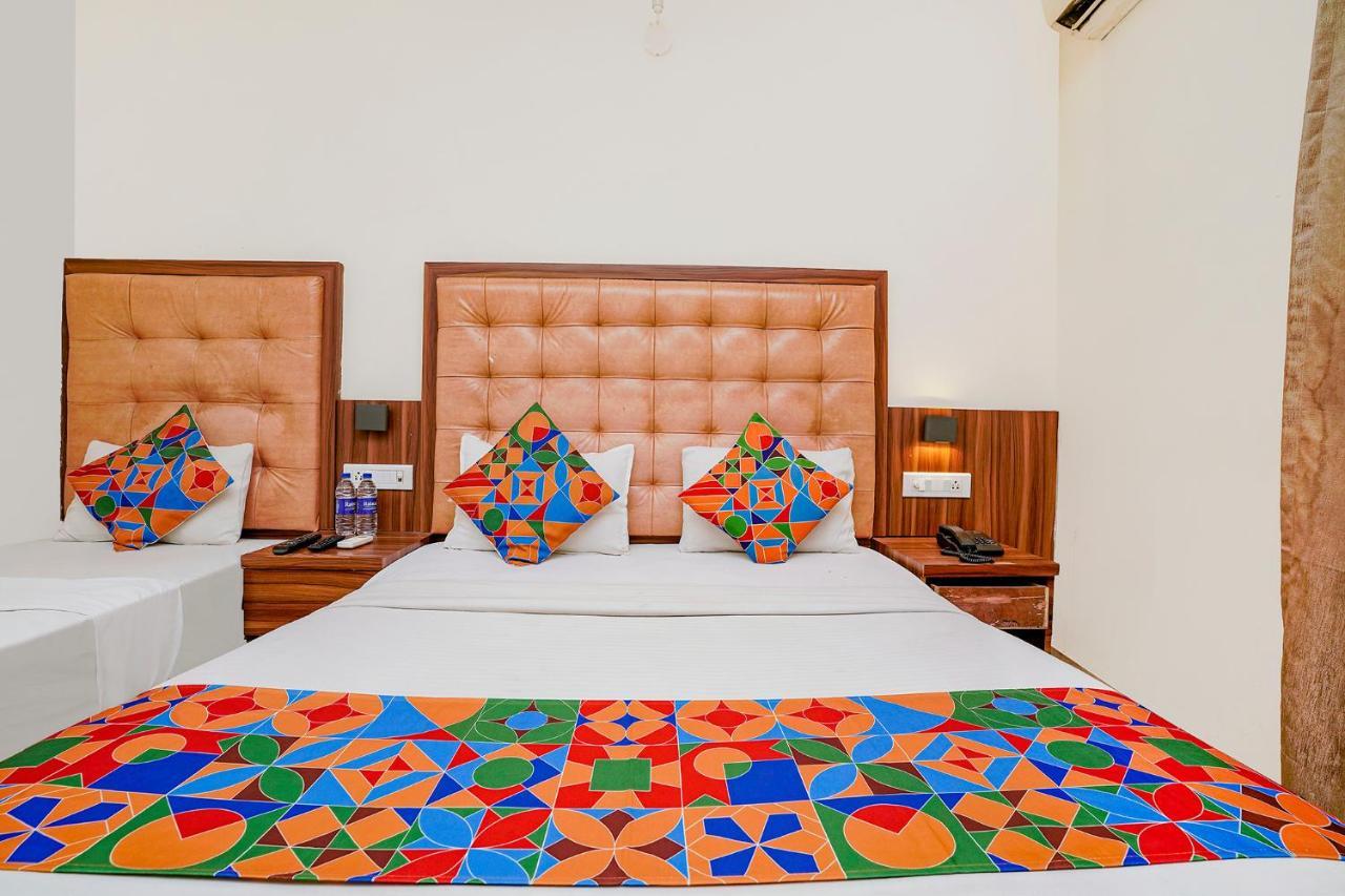 Hotel Fabexpress Emerald 3*