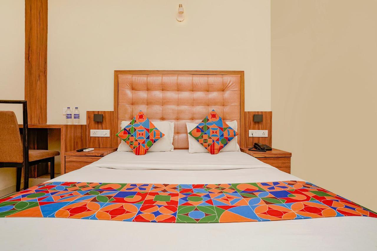 Fabexpress Emerald Hotel 3*
