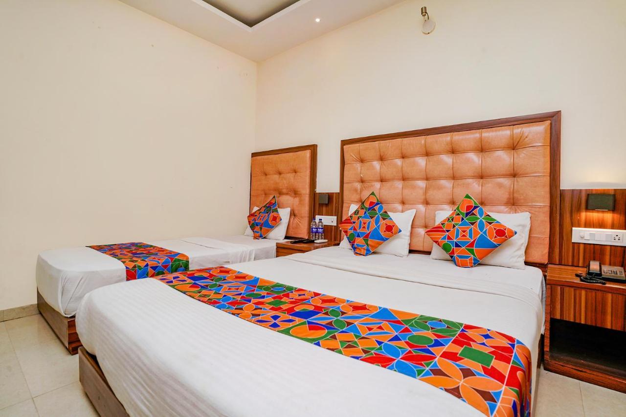 Hotel Fabexpress Emerald