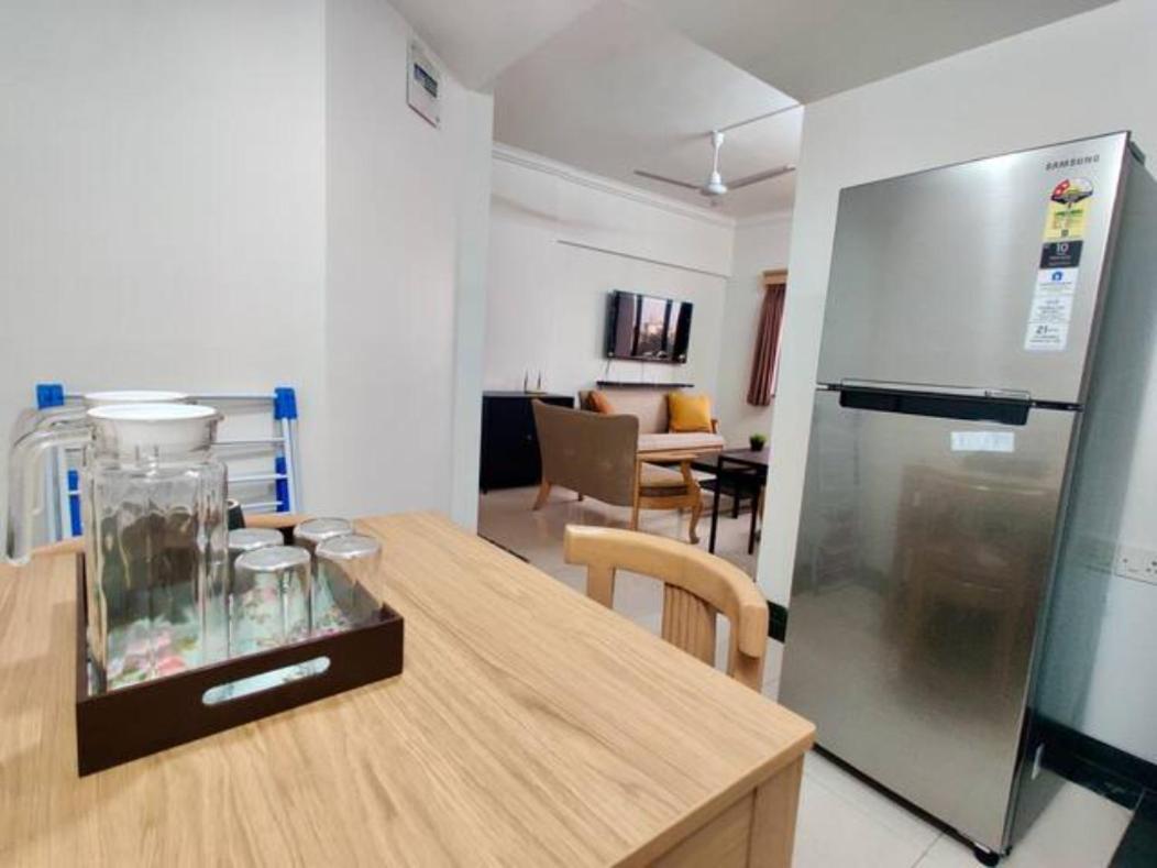 2 Bhk Cozy W/ Netflix And Wifi In Bandra Apartment *