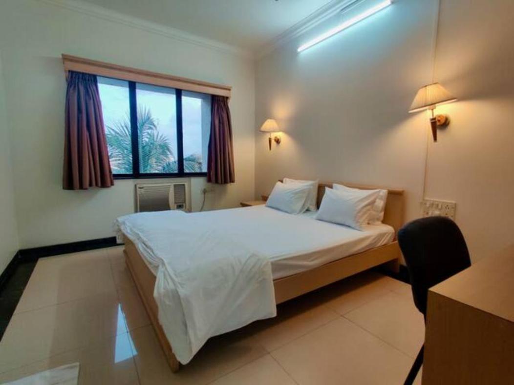 2 Bhk Cozy W/ Netflix And Wifi In Bandra Apartment *