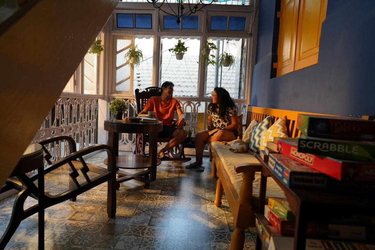 Hostel Gosolo Bandra Mumbai