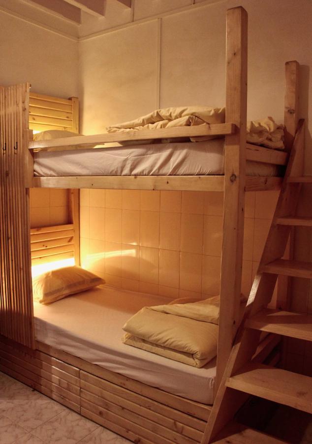 Hostel Gosolo Bandra Mumbai