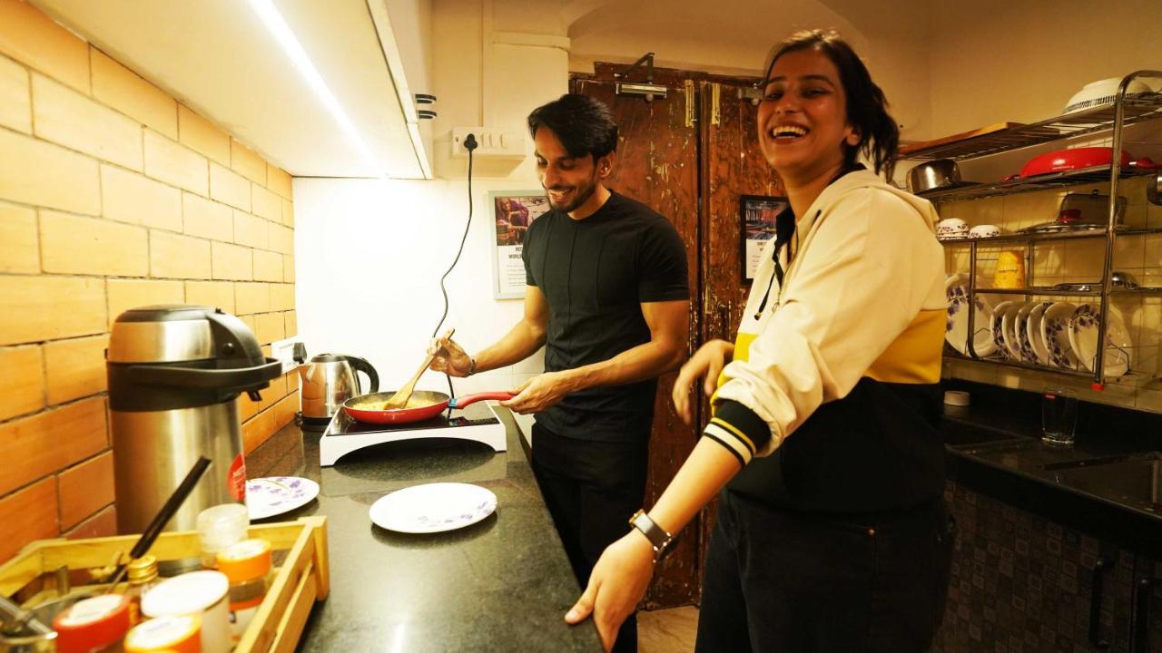 Hostel Gosolo Bandra Mumbai