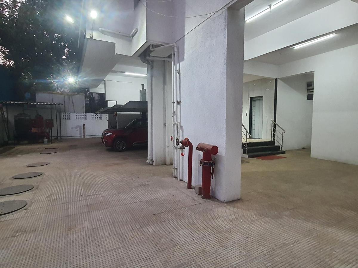 Apartment Osi Khar West