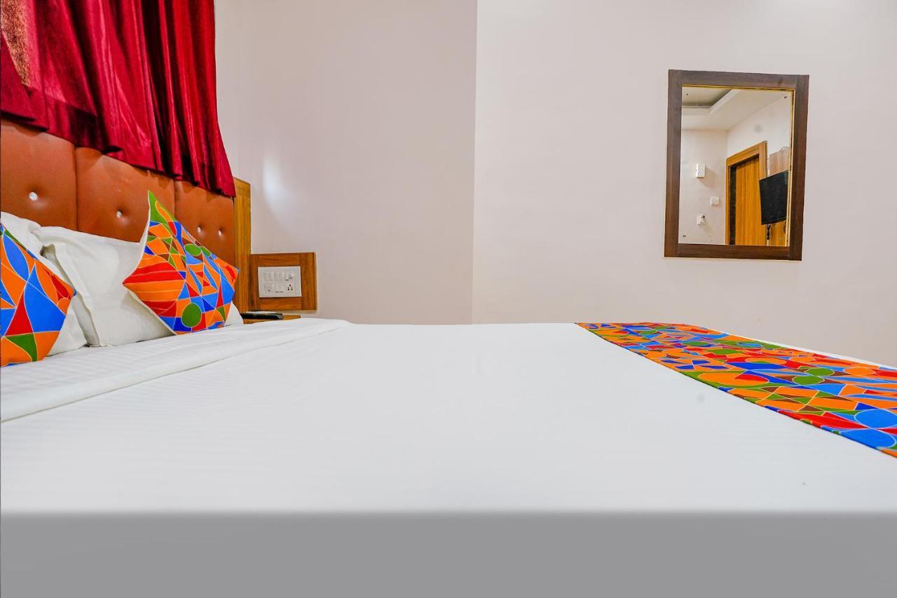 Fabexpress Diamond - Nr Bkc Hotel