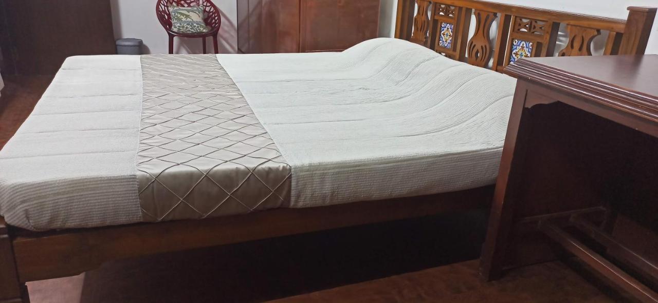 Cozy Private Ac Studio By The Sea Bandstand Bandra W Nr Taj Lands End Apartment Mumbai