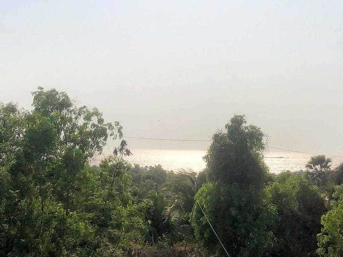 Holiday home Oceanfront 4 Bed Private Pool Gorai Near Mumbai