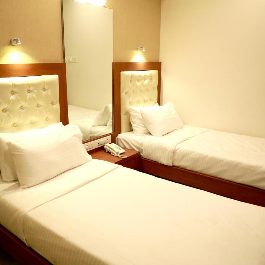Lords, Hotel Mumbai