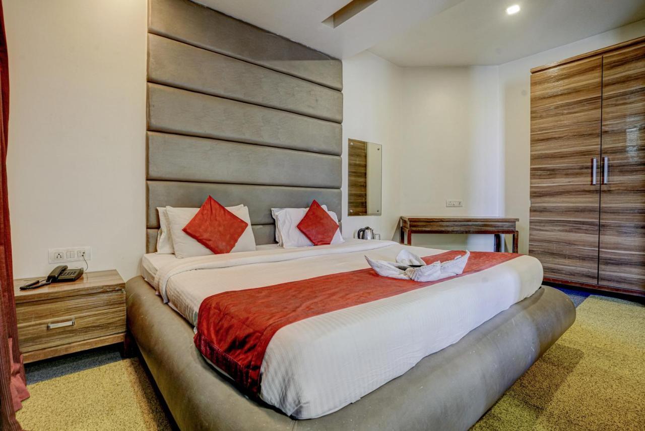 R R Suites - Near Lodha Xperia Mall Hotel 3*