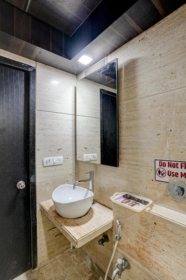 R R Suites - Near Lodha Xperia Mall Hotel