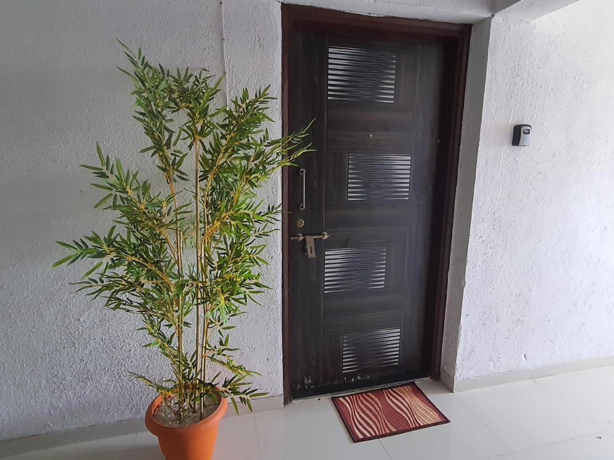 Osi Khar West Apartment