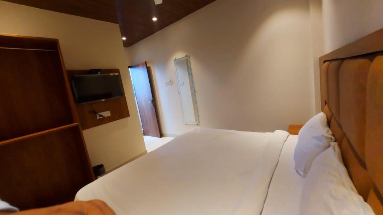 Hotel Rigga Kokilaben Dhirubhai Ambani Hospital 3*