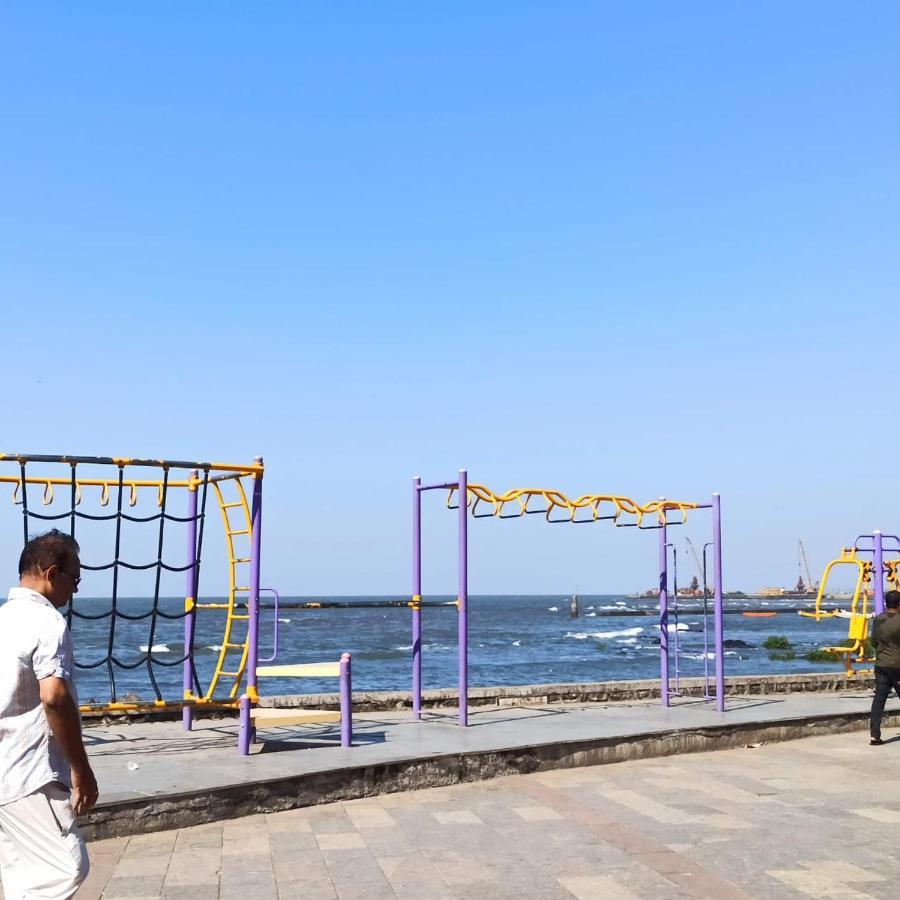 Homestay Seaview Bandra W Bandstand Nr Taj Women Only Mumbai