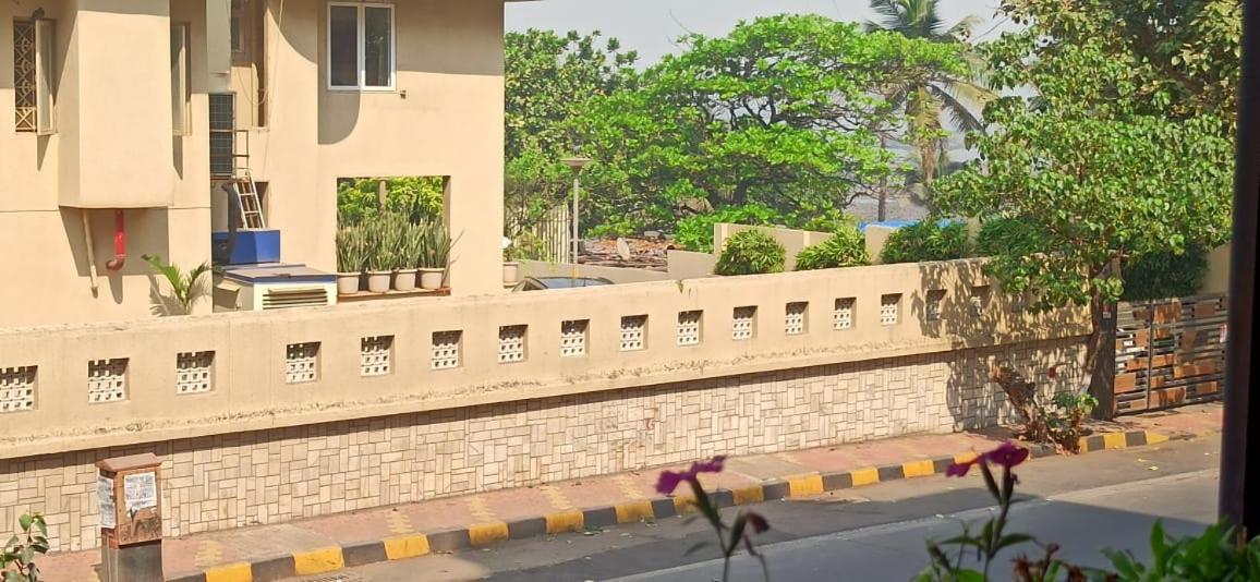 Homestay Seaview Bandra W Bandstand Nr Taj Women Only
