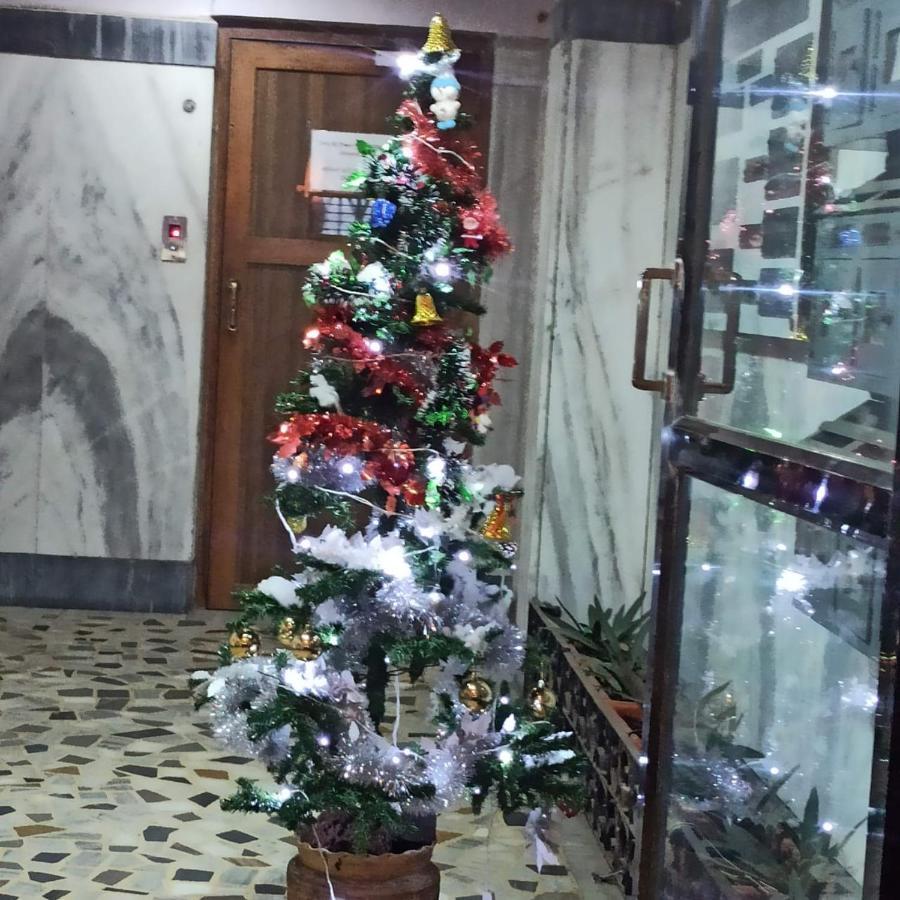 Seaview Bandra W Bandstand Nr Taj Women Only *