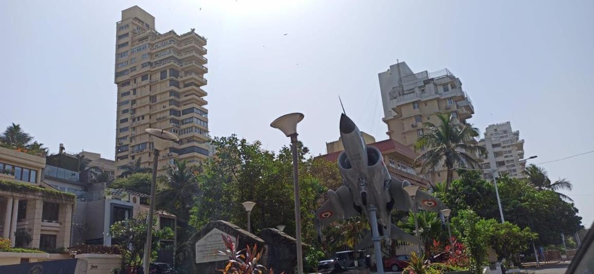 Seaview Bandra W Bandstand Nr Taj Women Only * Mumbai